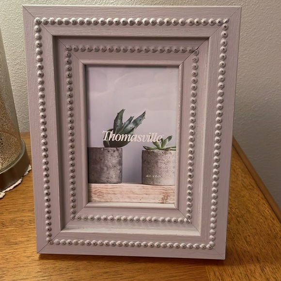 Thomasville Marketplace Picture Frame for Wall Hanging or Tabletop - Picture 8 of 13